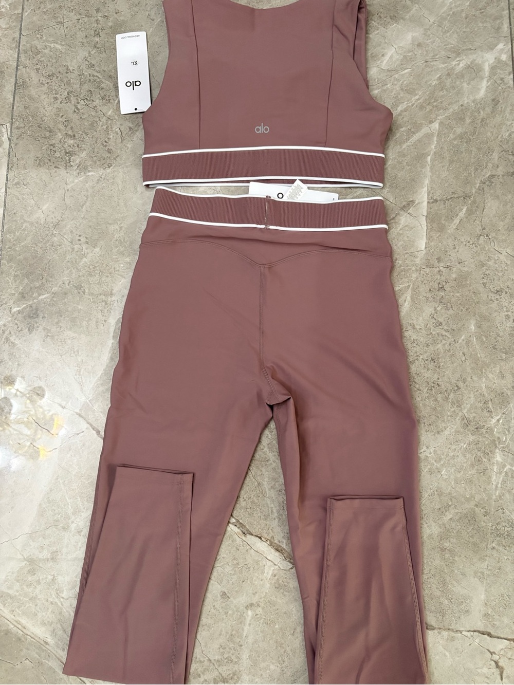 ALO Yoga Mauve Crop Legging and Support Bra Set - Picture 2 of 6
